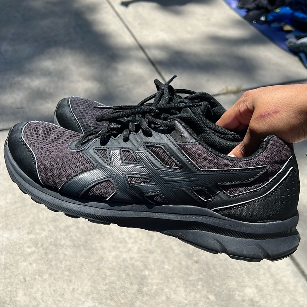 Men’s ASICS Running Shoes🖤